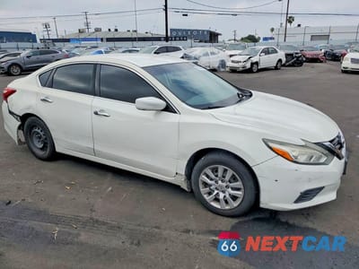 Czwarte zdjęcie samochodu z boku: 2017 NISSAN ALTIMA 2.5 S VIN:1N4AL3AP7HC474116 - miniatura