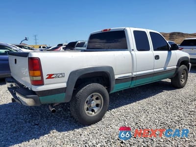 Trzecie zdjęcie samochodu z tyłu: 2001 GMC NEW SIERRA K1500 VIN:2GTEK19T811245850 - miniatura