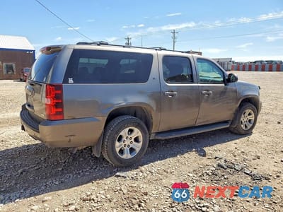 Trzecie zdjęcie samochodu z tyłu: 2011 CHEVROLET SUBURBAN K1500 LT VIN:1GNSKJE34BR184960 - miniatura