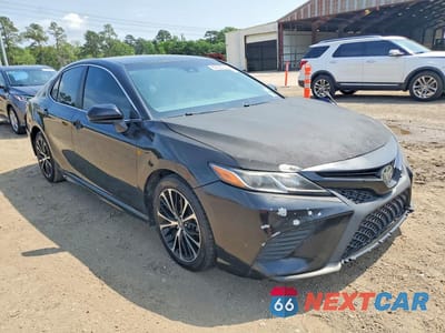 Czwarte zdjęcie samochodu z boku: 2018 TOYOTA CAMRY SE VIN:4T1B11HK7JU578586 - miniatura