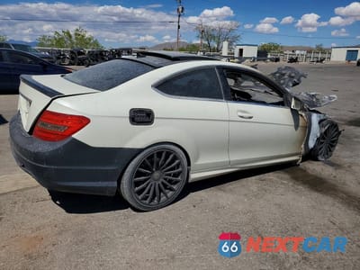 Trzecie zdjęcie samochodu z tyłu: 2012 MERCEDES-BENZ C 250 VIN:WDDGJ4HBXCF788687 - miniatura