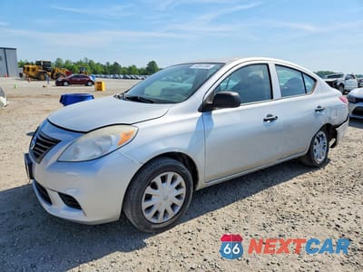 2013 NISSAN VERSA 1.6 S 3N1CN7AP1DL869916 - główne zdjęcie licytacji z USA - miniatura