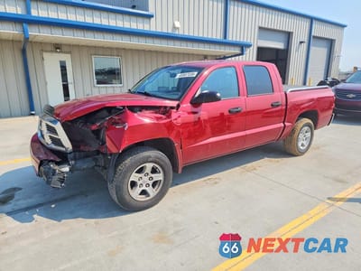 2006 DODGE DAKOTA QUAD SLT 1D7HE48N56S592817 - główne zdjęcie licytacji z USA - miniatura