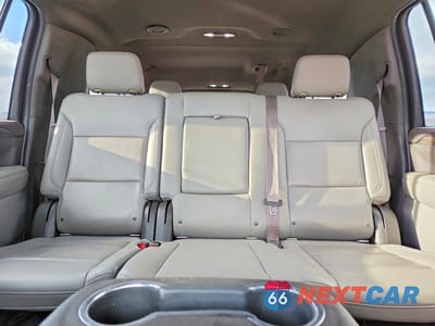 Zdjęcie 10 z 13 samochodu: 2021 CHEVROLET SUBURBAN K1500 LT VIN:1GNSKCKD5MR268605 - miniatura