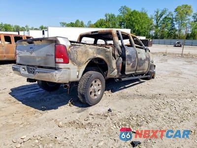 Trzecie zdjęcie samochodu z tyłu: 2018 RAM 2500 SLT VIN:3C6UR5DJ1JG380459 - miniatura