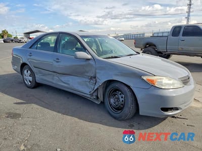 Czwarte zdjęcie samochodu z boku: 2003 TOYOTA CAMRY LE VIN:JTDBE32K730146698 - miniatura