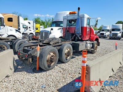 Trzecie zdjęcie samochodu z tyłu: 2000 KENWORTH CONSTRUCTION T800 VIN:1XKDD09X2YJ831077 - miniatura