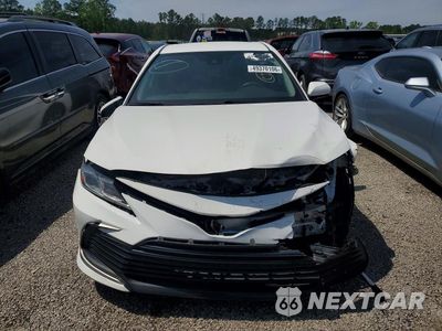 Piąte zdjęcie samochodu w środku: 2023 TOYOTA CAMRY LE VIN:4T1C11AKXPU771578 - miniatura