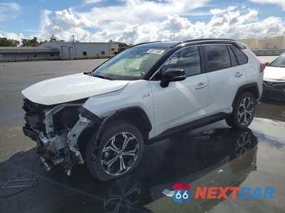 2024 TOYOTA RAV4 PRIME XSE JTMEB3FV2RD208679 - główne zdjęcie licytacji z USA - miniatura