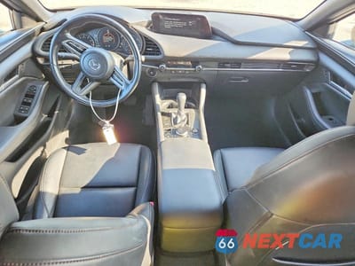 Zdjęcie 8 z 13 samochodu: 2021 MAZDA 3 SELECT VIN:JM1BPAKL1M1331834 - miniatura