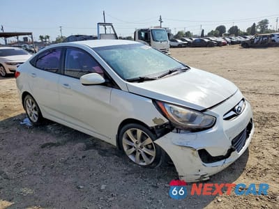 Czwarte zdjęcie samochodu z boku: 2013 HYUNDAI ACCENT GLS VIN:KMHCU4AE1DU580873 - miniatura