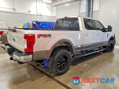Trzecie zdjęcie samochodu z tyłu: 2017 FORD F250 SUPER DUTY VIN:1FT7W2BT8HEB76325 - miniatura