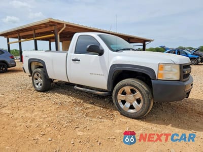 Czwarte zdjęcie samochodu z boku: 2011 CHEVROLET SILVERADO K1500 VIN:1GCNKPE04BZ325363 - miniatura