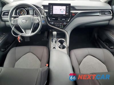 Zdjęcie 8 z 12 samochodu: 2021 TOYOTA CAMRY LE VIN:4T1C31AK4MU022054 - miniatura