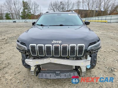 Piąte zdjęcie samochodu w środku: 2019 JEEP CHEROKEE LATITUDE VIN:1C4PJMCB4KD213352 - miniatura