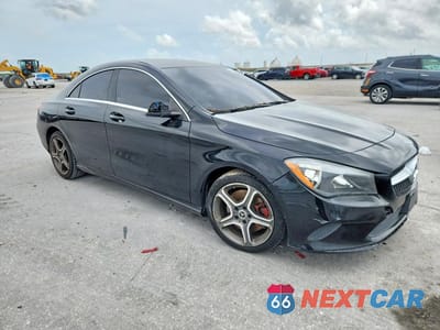 Czwarte zdjęcie samochodu z boku: 2019 MERCEDES-BENZ CLA 250 VIN:WDDSJ4EB6KN708630 - miniatura
