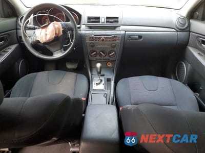 Zdjęcie 8 z 12 samochodu: 2008 MAZDA 3 HATCHBACK VIN:JM1BK343781879575 - miniatura