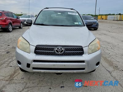 Piąte zdjęcie samochodu w środku: 2007 TOYOTA RAV4 BASE VIN:JTMBD33V275057433 - miniatura