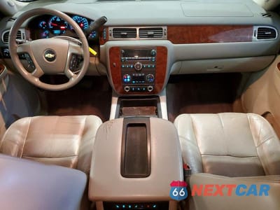 Zdjęcie 8 z 13 samochodu: 2012 CHEVROLET SUBURBAN K1500 LT VIN:1GNSKJE71CR180899 - miniatura