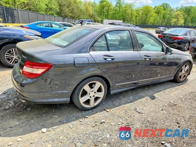 Trzecie zdjęcie samochodu z tyłu: 2010 MERCEDES-BENZ C 300 4MATIC VIN:WDDGF8BB1AR104204 - miniatura