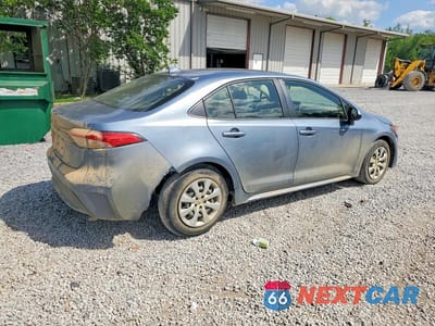 Trzecie zdjęcie samochodu z tyłu: 2021 TOYOTA COROLLA LE VIN:JTDEPMAE1MJ163145 - miniatura