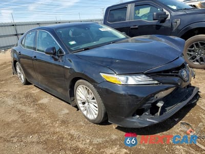 Czwarte zdjęcie samochodu z boku: 2020 TOYOTA CAMRY XLE VIN:4T1F31AKXLU541010 - miniatura
