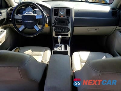 Zdjęcie 8 z 11 samochodu: 2006 CHRYSLER 300 TOURING VIN:2C3KA53G56H116380 - miniatura