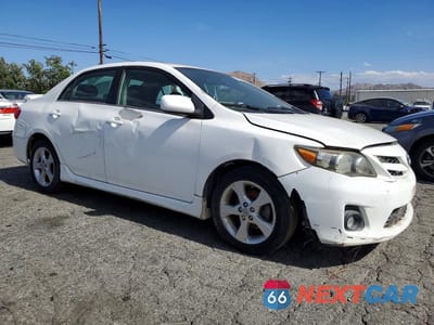 Czwarte zdjęcie samochodu z boku: 2013 TOYOTA COROLLA S VIN:5YFBU4EE2DP127210 - miniatura
