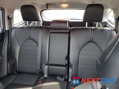 Zdjęcie 10 z 12 samochodu: 2021 TOYOTA HIGHLANDER XLE VIN:5TDGZRBHXMS090496 - miniatura