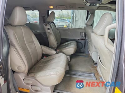Zdjęcie 11 z 13 samochodu: 2014 TOYOTA SIENNA XLE 8-PASSENGER VIN:5TDYK3DC3ES512343 - miniatura