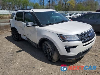 Czwarte zdjęcie samochodu z boku: 2018 FORD EXPLORER XLT VIN:1FM5K8D82JGB29408 - miniatura