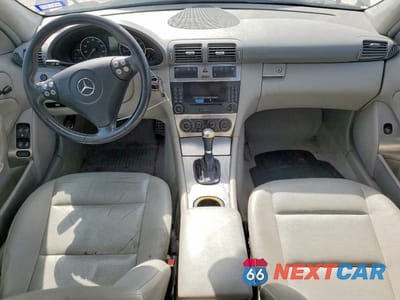 Zdjęcie 8 z 11 samochodu: 2006 MERCEDES-BENZ C 230 VIN:WDBRF52H36F823466 - miniatura