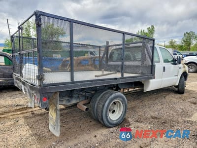 Trzecie zdjęcie samochodu z tyłu: 2000 FORD F350 SUPER DUTY VIN:1FDWX37F4YEA16942 - miniatura
