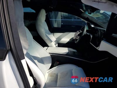 Zdjęcie 10 z 12 samochodu: 2025 TESLA MODEL X VIN:7SAXCBE63SF465376 - miniatura