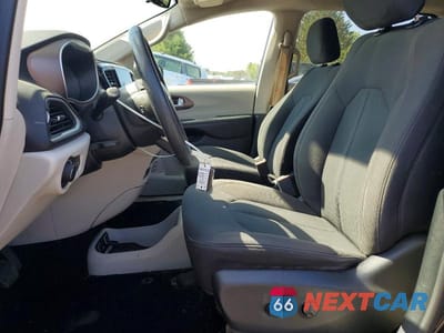 Zdjęcie 7 z 13 samochodu: 2018 CHRYSLER PACIFICA TOURING VIN:2C4RC1DG3JR293900 - miniatura