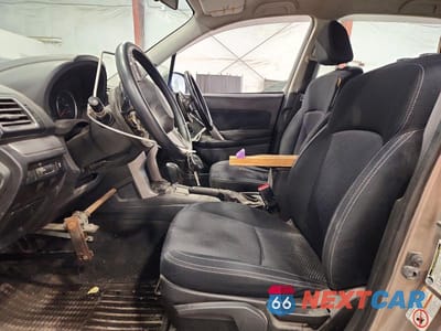 Zdjęcie 7 z 12 samochodu: 2016 SUBARU FORESTER 2.5I VIN:JF2SJABC5GH514524 - miniatura