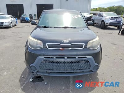 Piąte zdjęcie samochodu w środku: 2016 KIA SOUL BASE VIN:KNDJN2A27G7303893 - miniatura