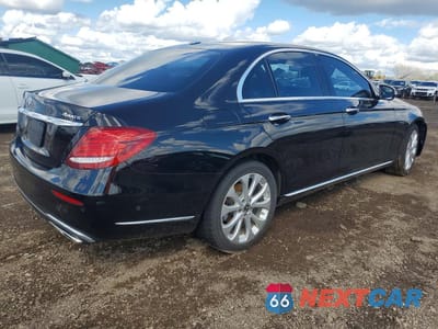 Trzecie zdjęcie samochodu z tyłu: 2019 MERCEDES-BENZ E 300 4MATIC VIN:WDDZF4KB6KA614355 - miniatura