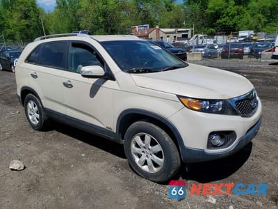 Czwarte zdjęcie samochodu z boku: 2011 KIA SORENTO LX VIN:5XYKTDA16BG020622 - miniatura