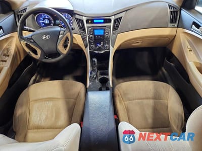 Zdjęcie 8 z 11 samochodu: 2011 HYUNDAI SONATA GLS VIN:5NPEB4AC9BH171979 - miniatura