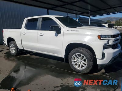 Czwarte zdjęcie samochodu z boku: 2019 CHEVROLET SILVERADO K1500 RST VIN:1GCUYEED9KZ317051 - miniatura