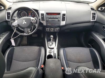 Zdjęcie 8 z 13 samochodu: 2013 MITSUBISHI OUTLANDER SE VIN:JA4JT3AW3DU002253 - miniatura