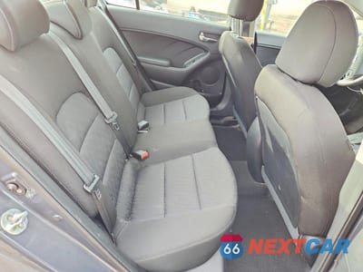 Zdjęcie 10 z 12 samochodu: 2016 KIA FORTE LX VIN:KNAFK4A68G5542391 - miniatura