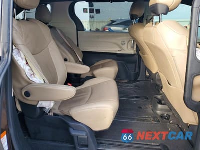 Zdjęcie 11 z 13 samochodu: 2022 TOYOTA SIENNA LIMITED 7-PASSENGER VIN:5TDZSKFC2NS050157 - miniatura