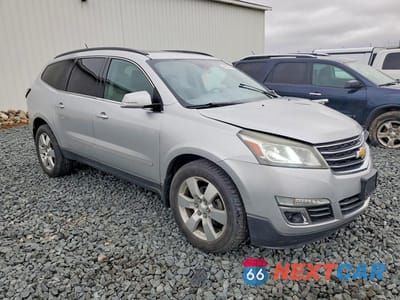 Czwarte zdjęcie samochodu z boku: 2015 CHEVROLET TRAVERSE LTZ VIN:1GNKVJKD9FJ278924 - miniatura