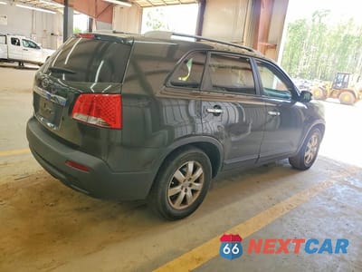 Trzecie zdjęcie samochodu z tyłu: 2012 KIA SORENTO LX VIN:5XYKT4A24CG227259 - miniatura
