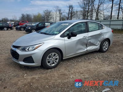 2019 CHEVROLET CRUZE LS 1G1BC5SM8K7132665 - główne zdjęcie licytacji z USA - miniatura