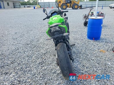 Czwarte zdjęcie samochodu z boku: 2024 KAWASAKI EX650 P VIN:ML5EXEP17RDAC6588 - miniatura