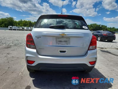 Zdjęcie 6 z 13 samochodu: 2019 CHEVROLET TRAX LS VIN:3GNCJKSB1KL176850 - miniatura