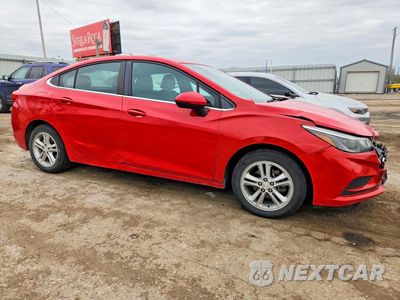 Czwarte zdjęcie samochodu z boku: 2017 CHEVROLET CRUZE LT VIN:1G1BE5SM6H7229186 - miniatura